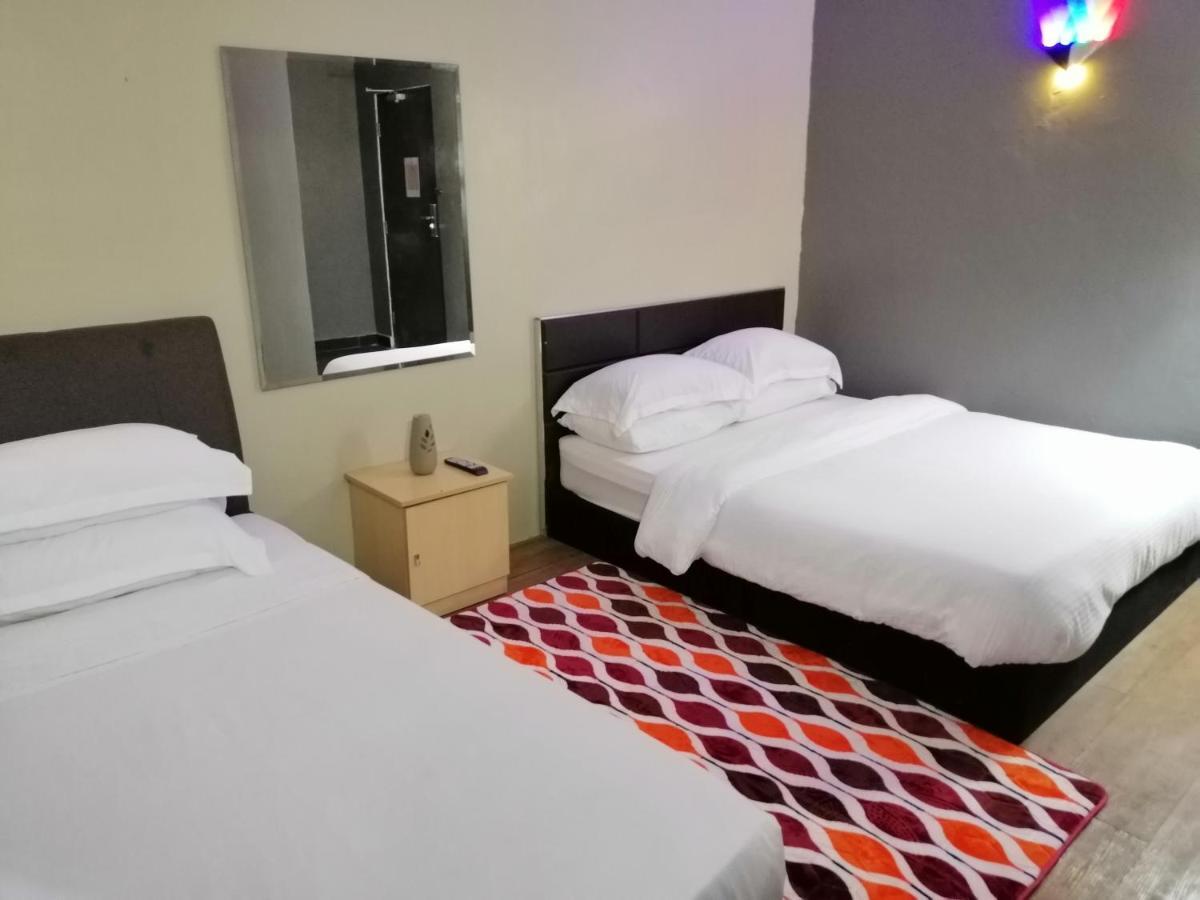 Pine Hotel Batu Gagah Exterior foto