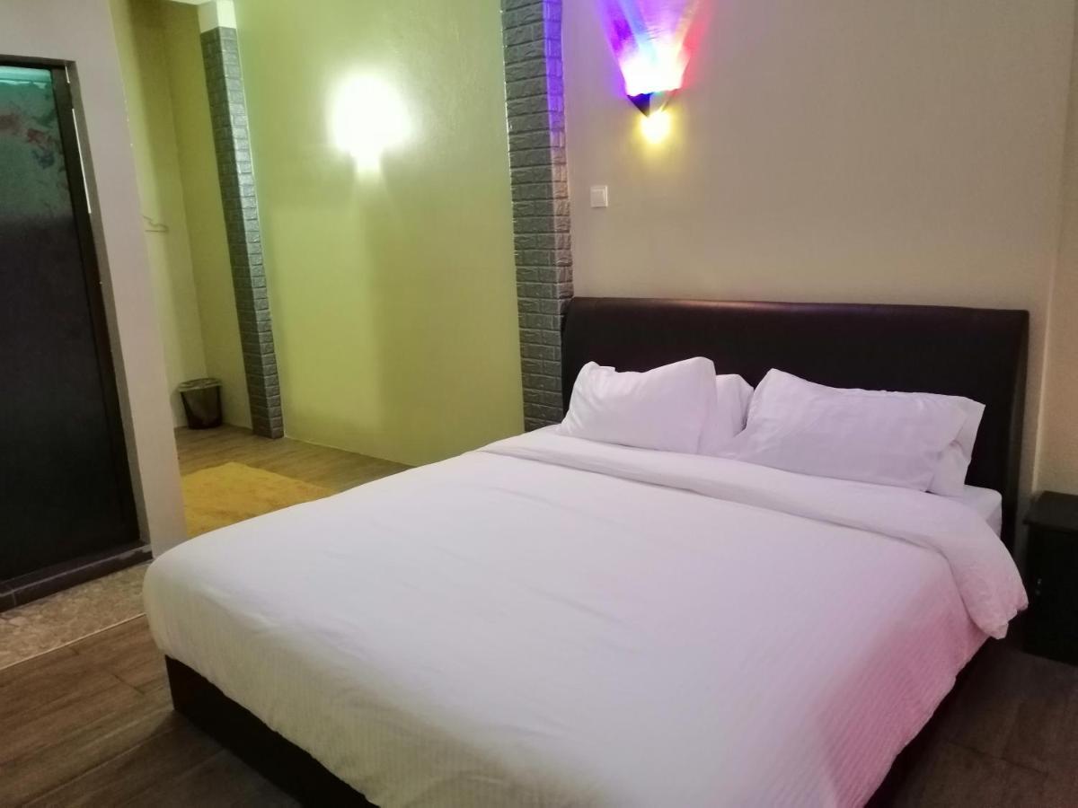 Pine Hotel Batu Gagah Exterior foto